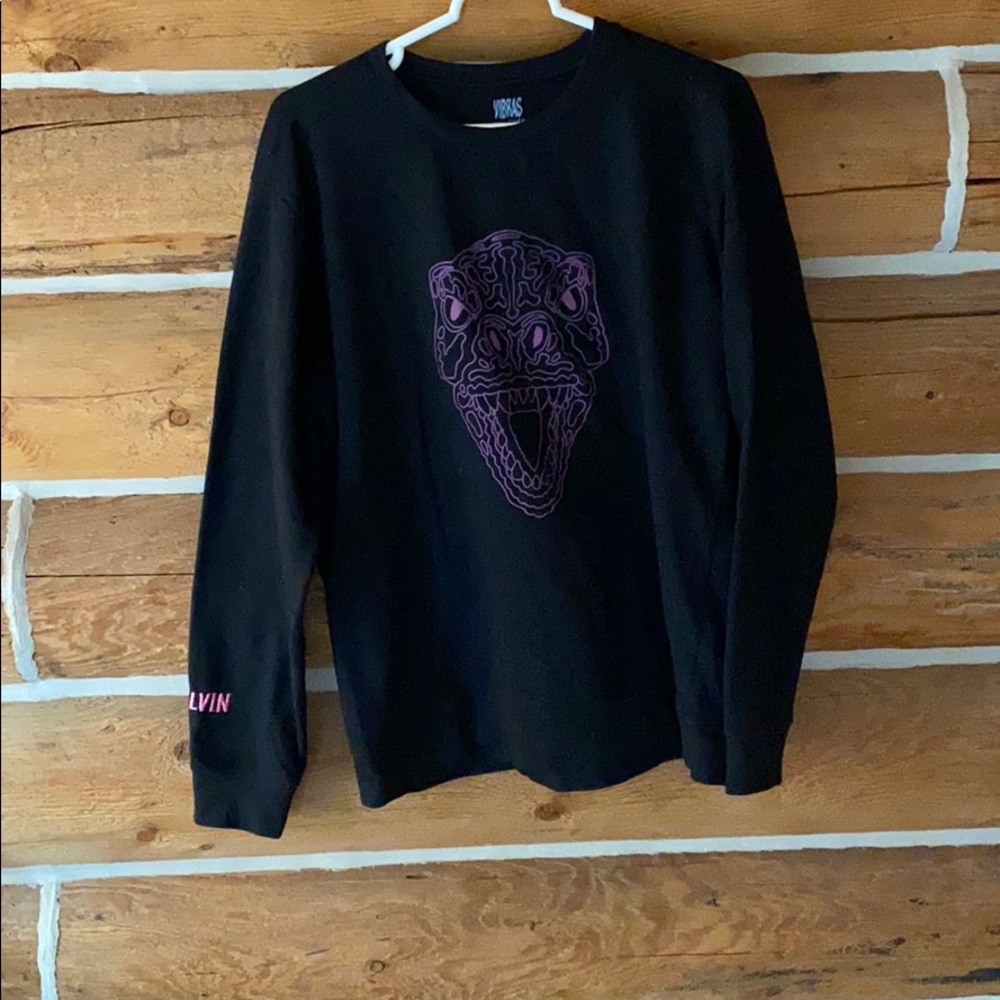 J balvin vibras tour sweater size M